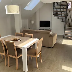 https://apartamentos-pinar-malaga-centro.es-andalucia.com